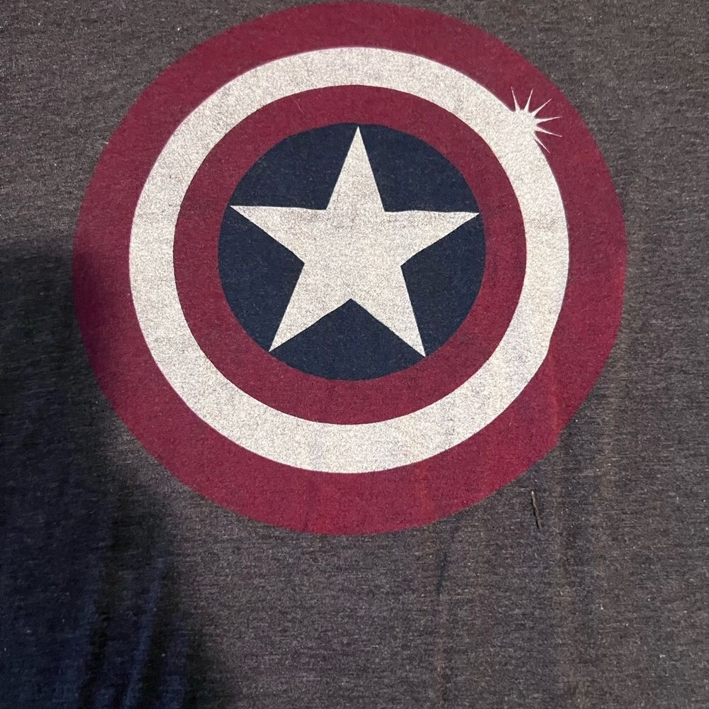 Captain America Logo Shirt - Picture 3 of 6